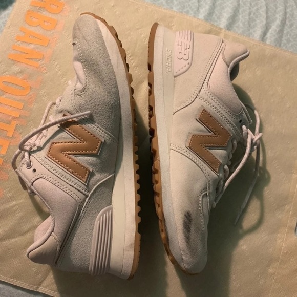 New Balance 574 Nude Sneakers 